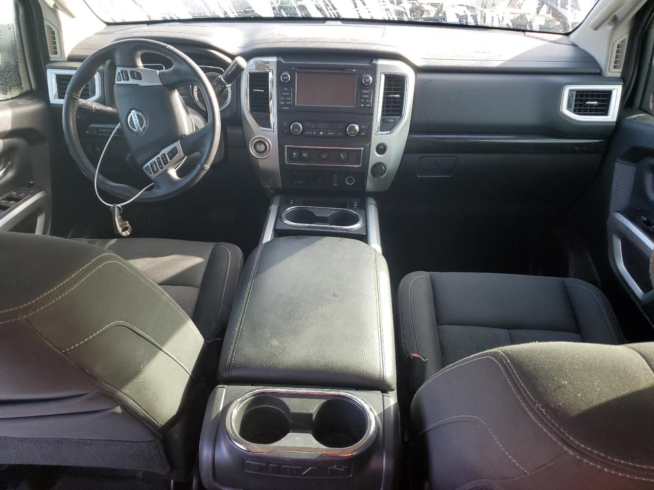 1N6AA1E61JN528863 NISSAN TITAN 2018