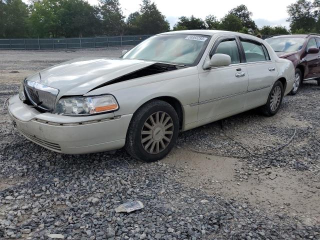 2005 Lincoln Town Car Signature