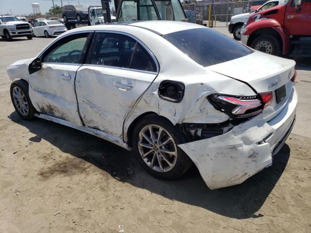 WDD3G4EB0KW027571 Mercedes-Benz A 220