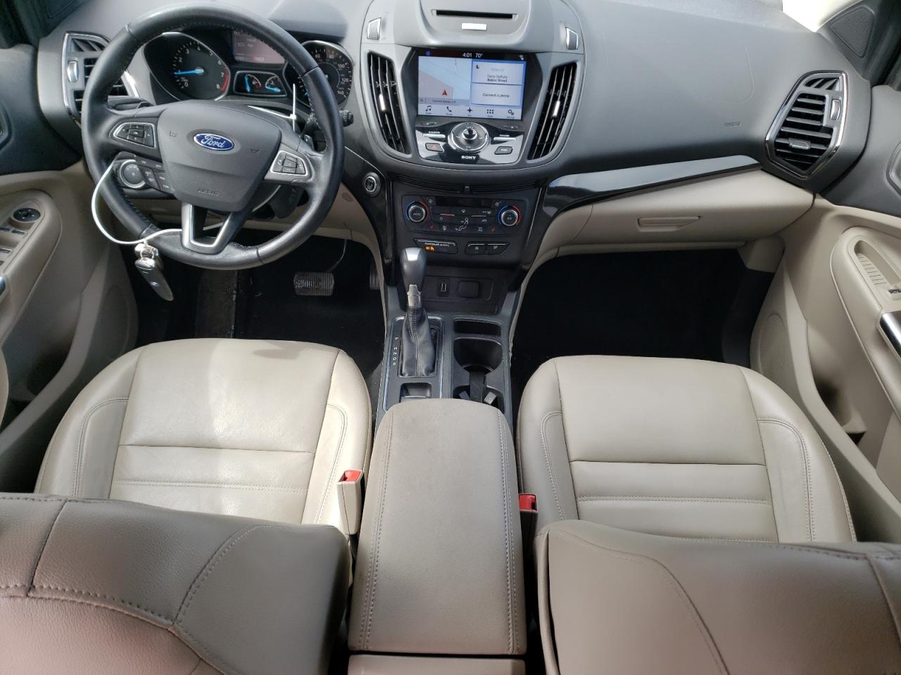 1FMCU9J97HUB80533 FORD ESCAPE 2017