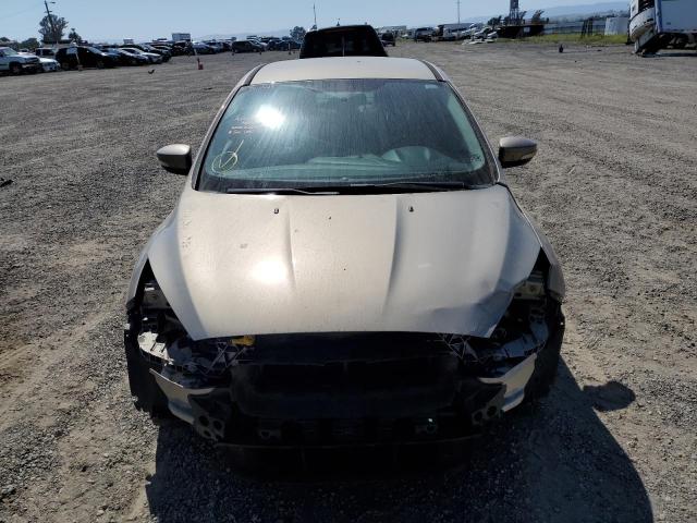 1FADP3F27GL306215 Ford FOCUS SE