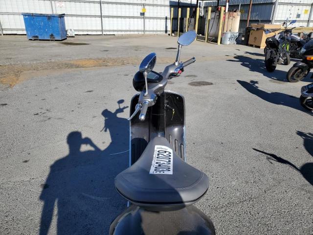 2013 VESPA 946 ZAPM808G9D5000095