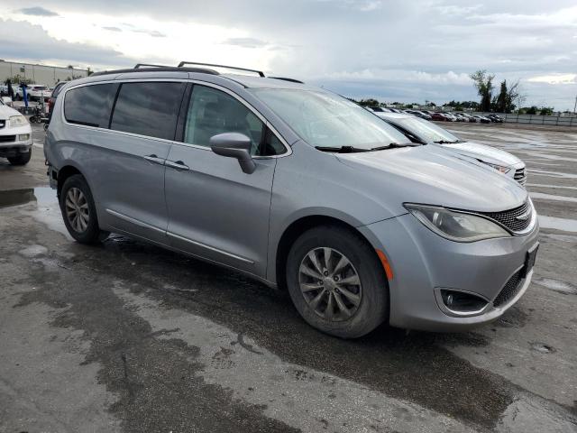 2C4RC1BG5HR530061 2017 CHRYSLER PACIFICA, photo no. 4