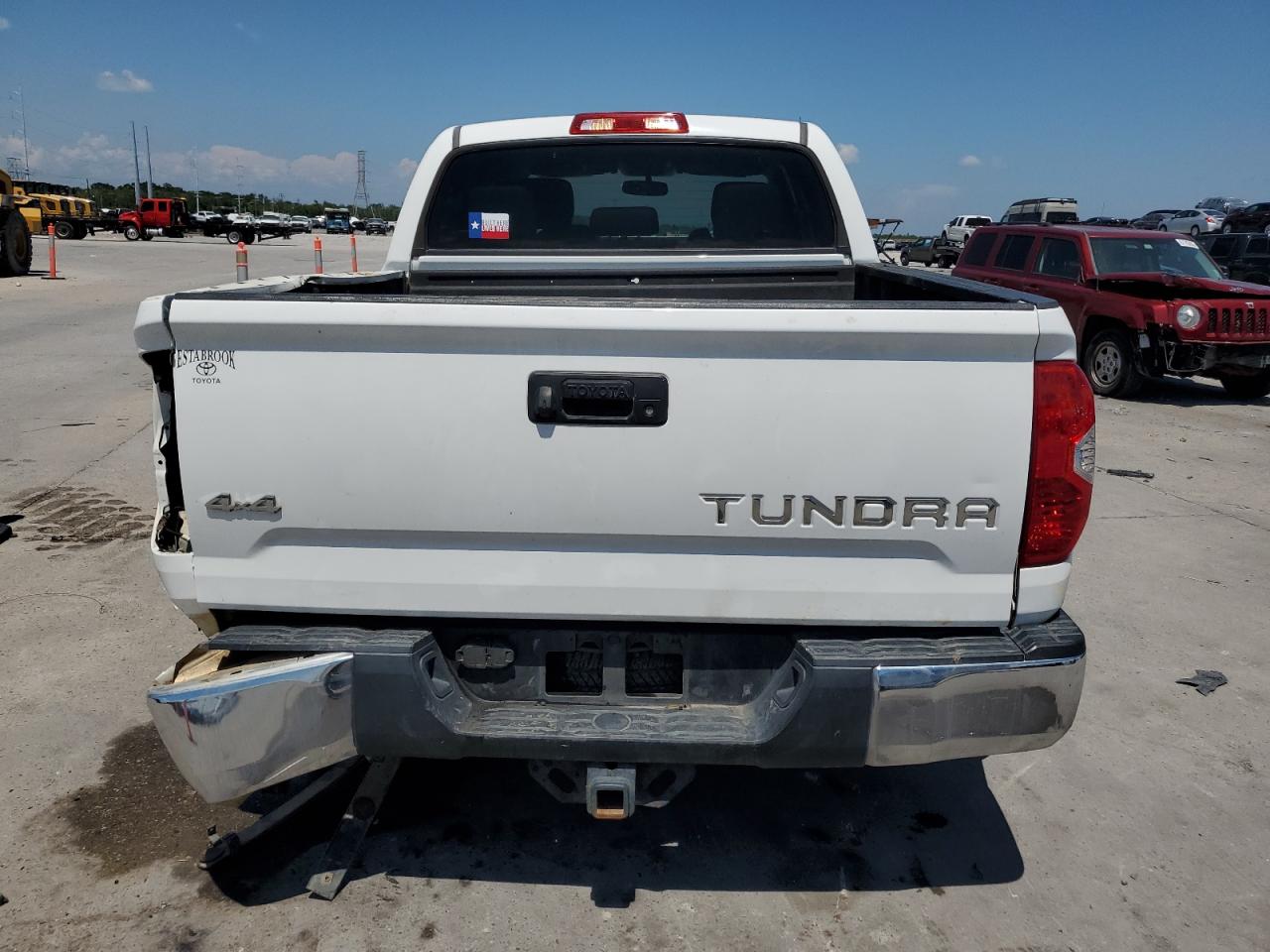 5TFDW5F14HX613111 2017 Toyota Tundra Crewmax Sr5