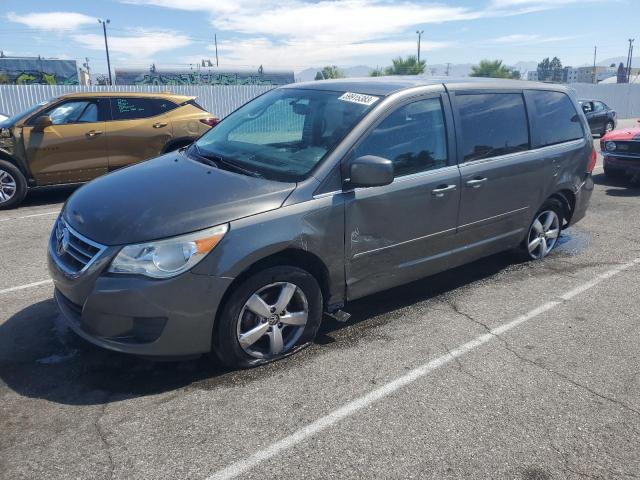 2010 Volkswagen Routan SE