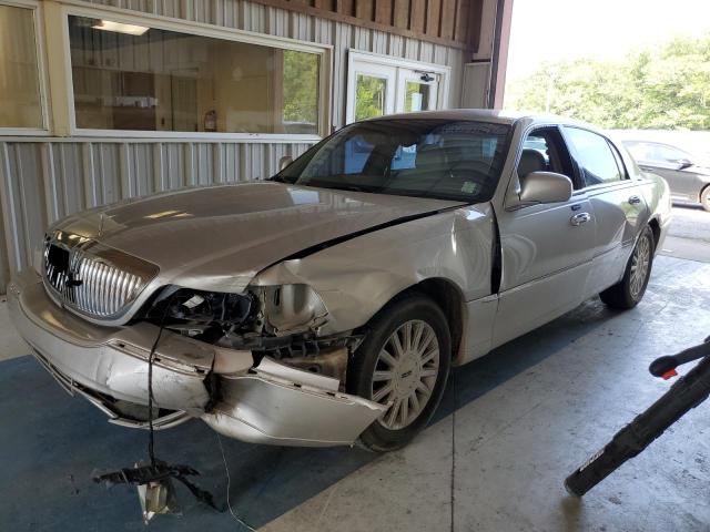 2005 Lincoln Town Car Signature