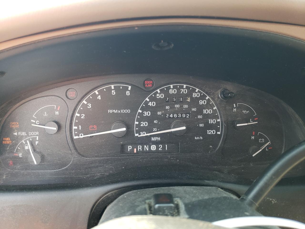 1FMDU34E3XUA06418 1999 Ford Explorer