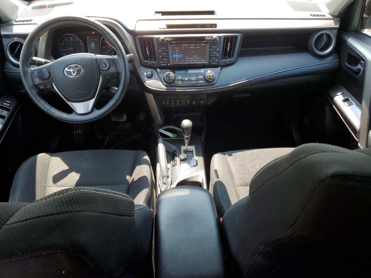 2T3RFREV7JW755979 TOYOTA RAV4 2018