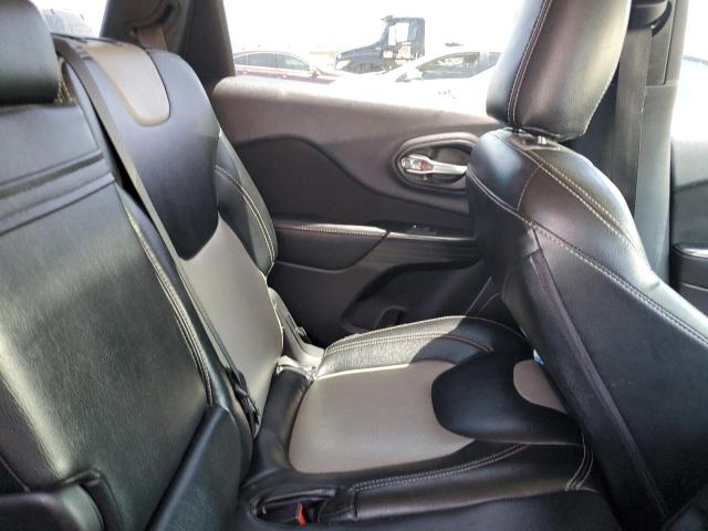 1C4PJLCB2GW113840 Jeep Cherokee Latitude