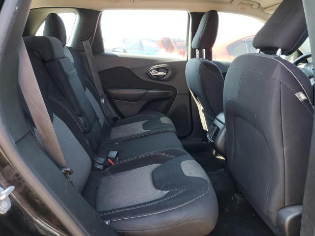 1C4PJLAB8FW590323 Jeep Cherokee Sport