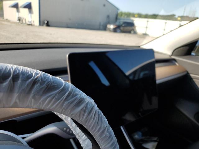 5YJ3E1EB9LF520587 Tesla MODEL 3