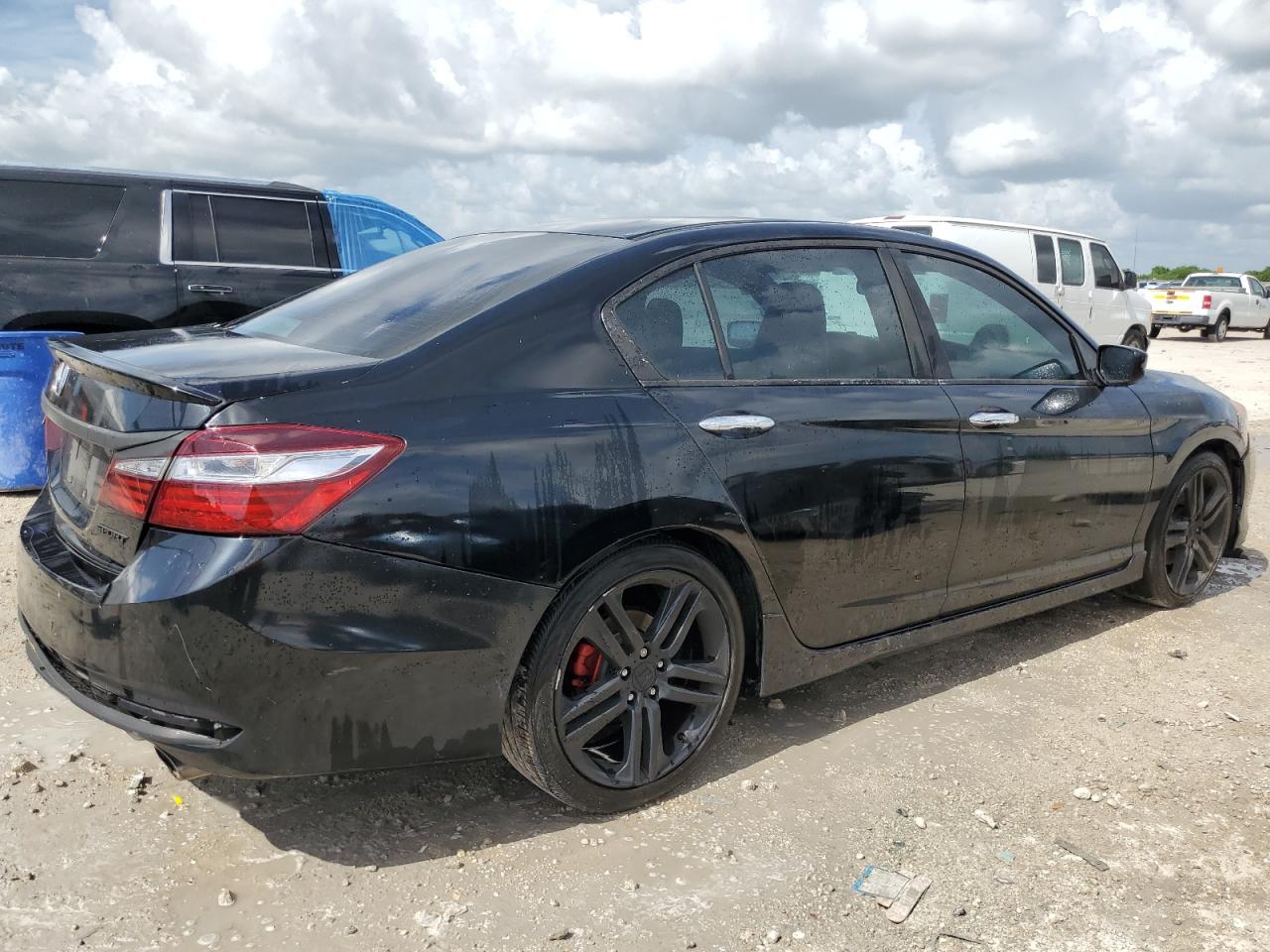 1HGCR2F52GA228928 HONDA ACCORD 2016