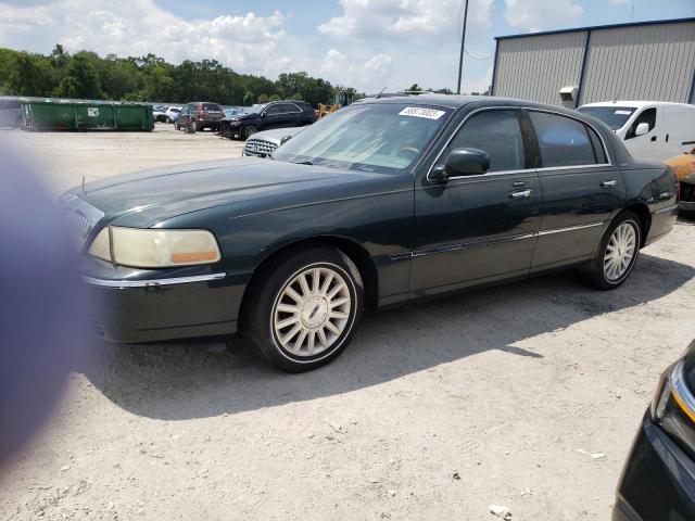 2003 Lincoln Town Car Signature