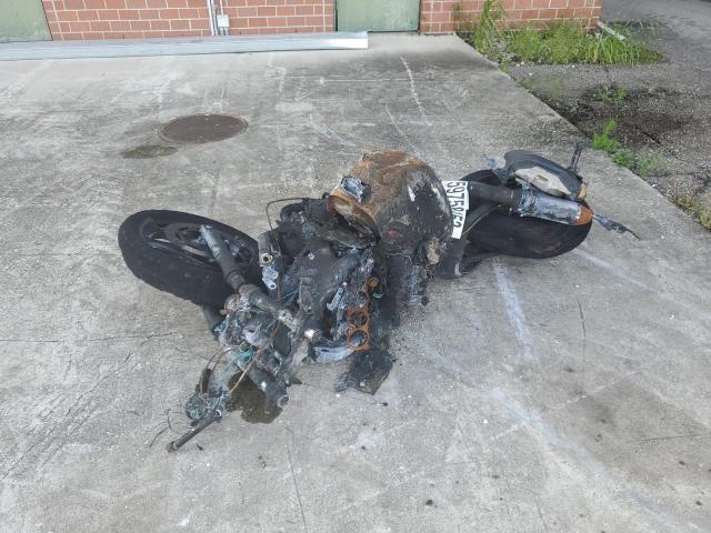 YAMAHA YZFR6 L 2004 burn  gas JYARJ06E84A011542 photo #3