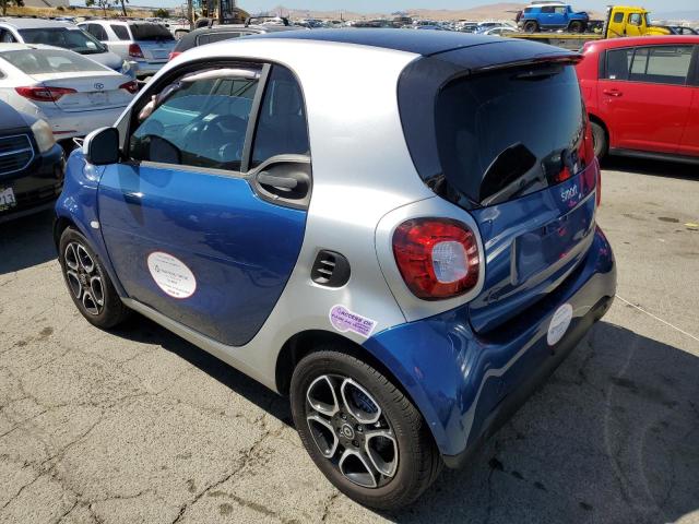 VIN WMEFJ9BA5JK325123 2018 Smart Fortwo no.2