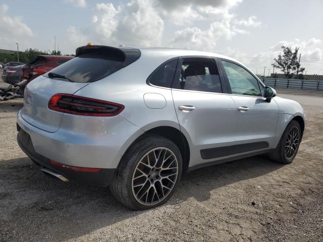 VIN WP1AA2A52JLB04821 2018 Porsche Macan no.3