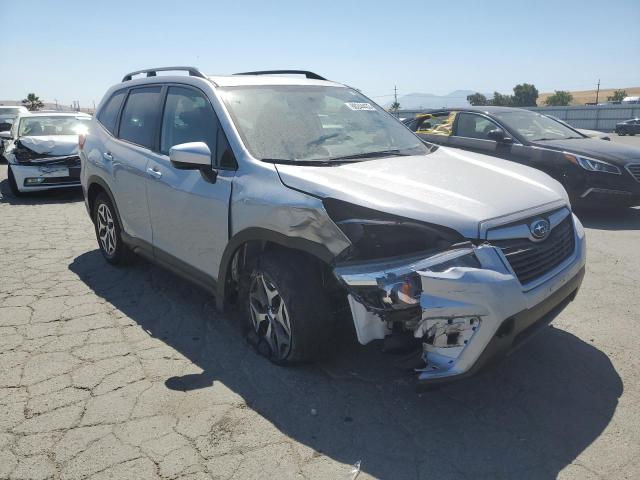 JF2SKAJC2LH600513 Subaru Forester Premium