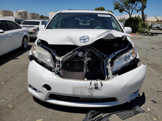 5TDYK3DC1ES458654 Toyota SIENNA XLE