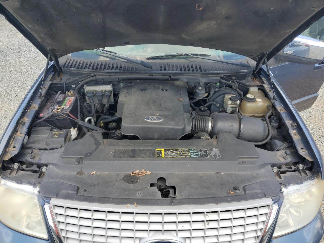 1FMRU15W94LA43749 2004 Ford Expedition Xlt