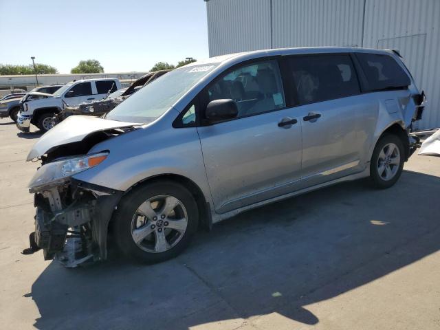 2019 Toyota Sienna 