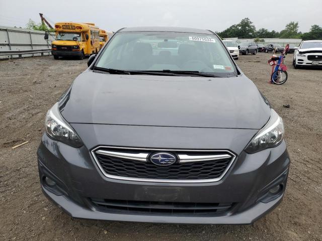 VIN: 4S3GKAD65J3611686 Auction: COPART Lot: 60975533 Location: NY - LONG ISLAND 4S3GKAD65J3611686 SUBARU IMPREZA 2018 GRAY Photo 5