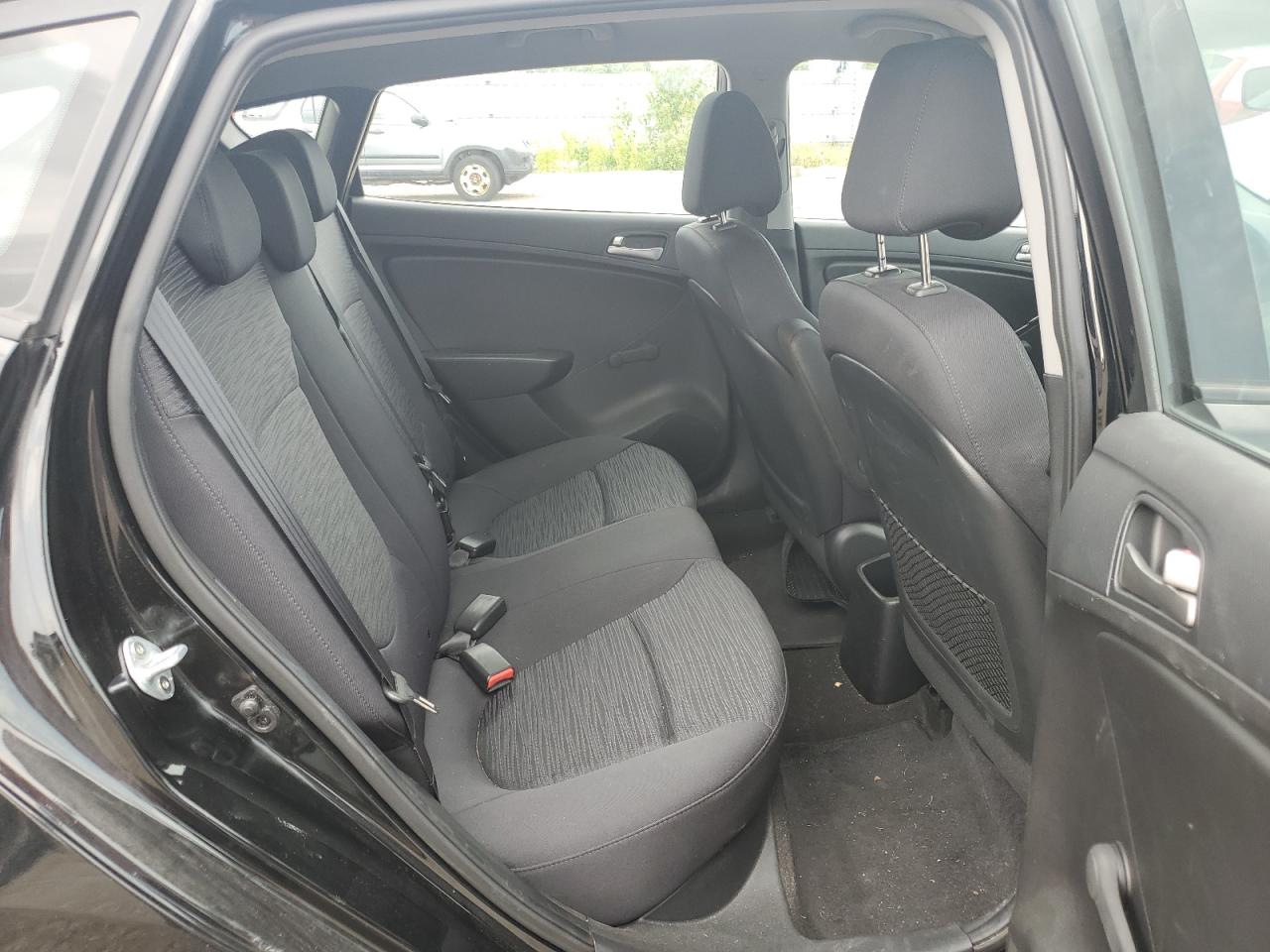 KMHCT5AE9HU333003 2017 Hyundai Accent Se