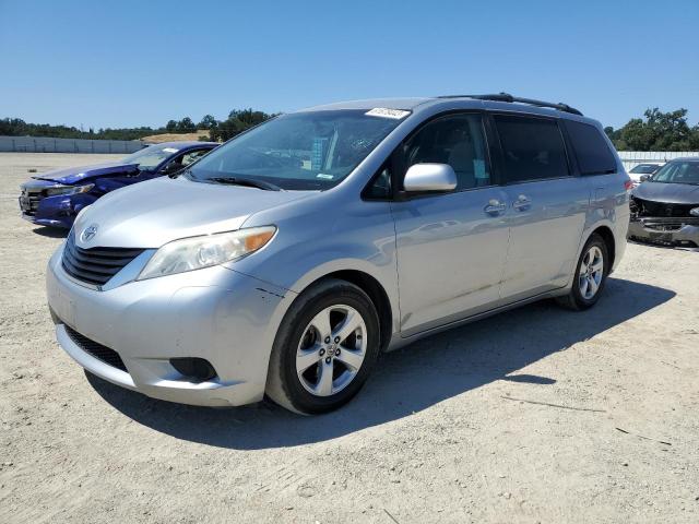 2013 Toyota Sienna LE