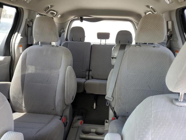 5TDKZ3DC5JS940104 Toyota SIENNA LE