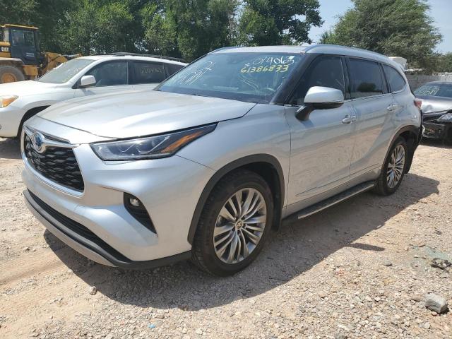 2022 Toyota Highlander Hybrid Platinum