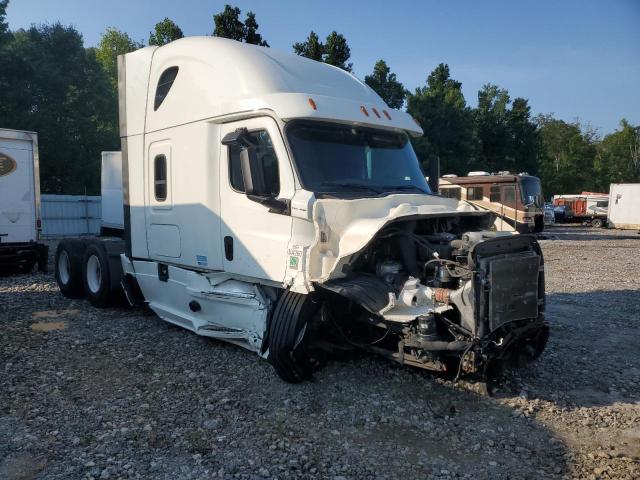 Lot #2390221019 2020 FREIGHTLINER CASCADIA 1 salvage car