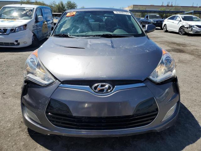 VIN: KMHTC6AD2CU073520 Auction: COPART Lot: 61699723 Location: NV - LAS VEGAS KMHTC6AD2CU073520 HYUNDAI VELOSTER 2012 SILVER Photo 5