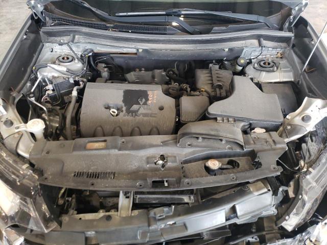 JA4AD3A30JZ016936 Mitsubishi Outlander Se