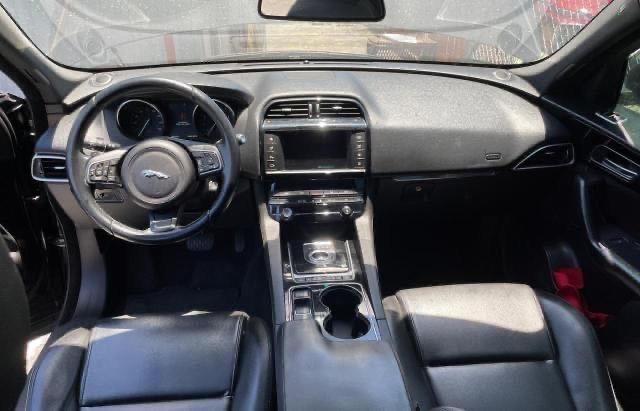 SADCJ2BV8HA067907 Jaguar F-pace Premium