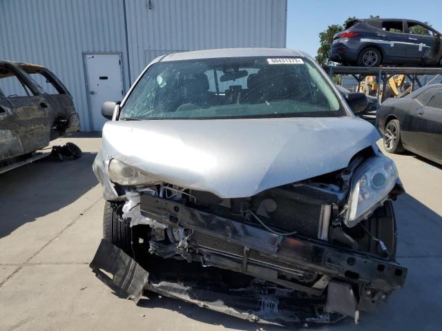 5TDZZ3DC9KS005457 Toyota SIENNA