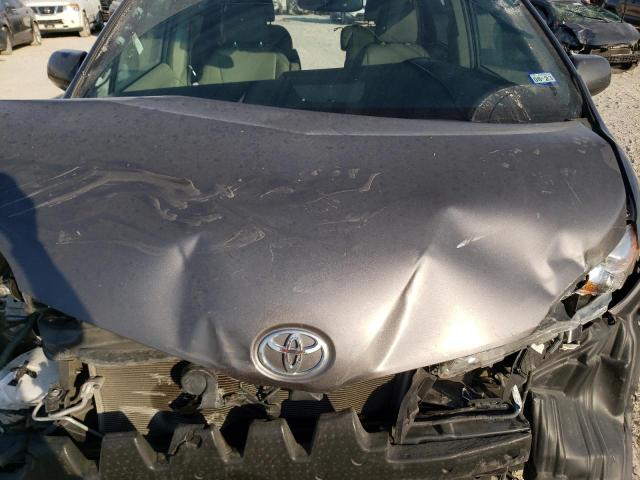 5TDYK3DC1GS710129 Toyota SIENNA XLE