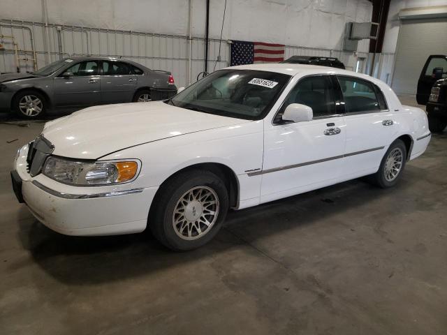 2002 Lincoln Town Car Signature