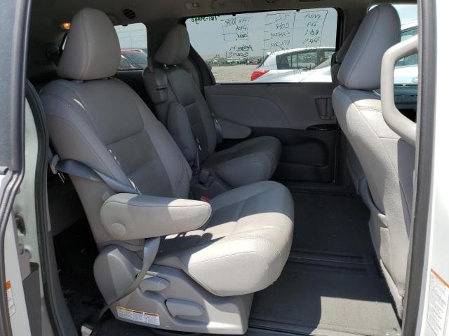 5TDYZ3DC2HS774516 Toyota SIENNA XLE