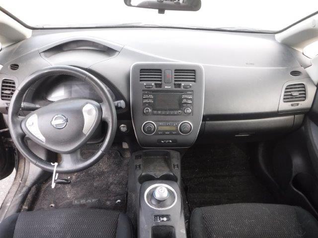 1N4AZ0CP8EC339930 Nissan LEAF S