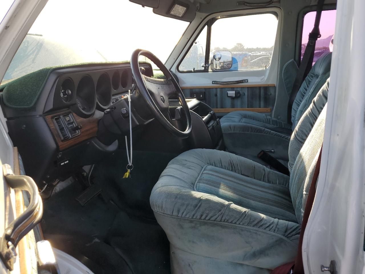 2B6HB21Y5NK100991 1992 Dodge Ram Van B250
