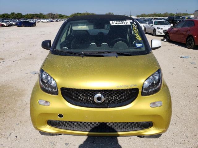 VIN WMEFJ9BA9HK228646 2017 Smart Fortwo no.5