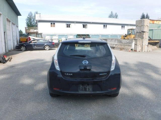 1N4AZ0CP8EC339930 Nissan LEAF S