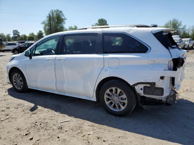 5TDKSKFC5NS049702 Toyota SIENNA LE