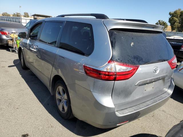 5TDKZ3DC9HS857902 Toyota SIENNA LE