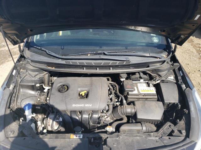 3KPFK4A71JE284724 KIA FORTE LX