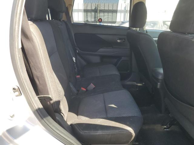 JA4AD3A38GZ000489 Mitsubishi Outlander Se