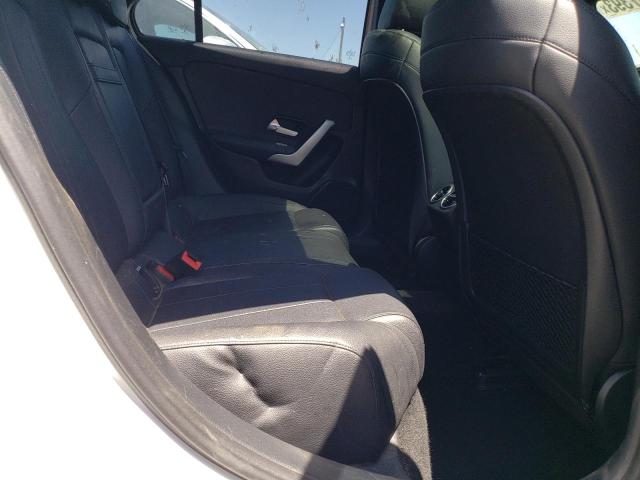 WDD3G4EB0KW027571 Mercedes-Benz A 220