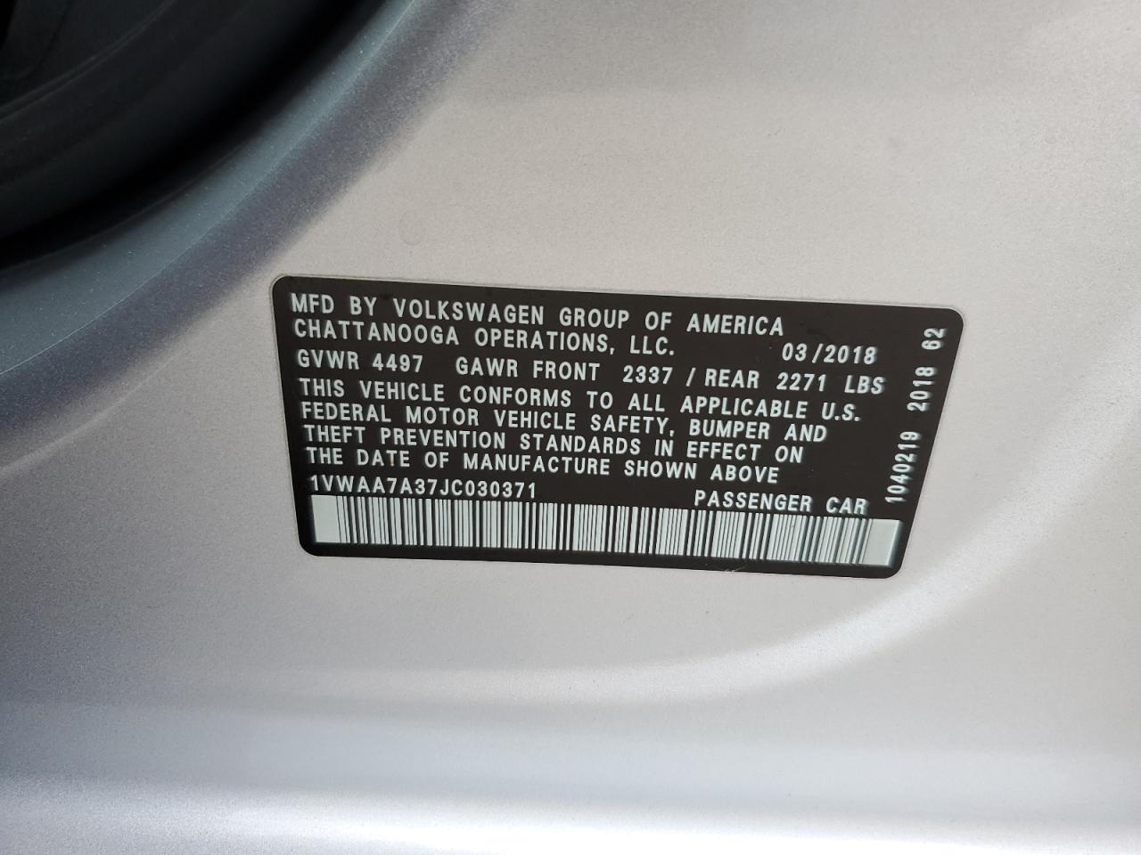 1VWAA7A37JC030371 2018 Volkswagen Passat S