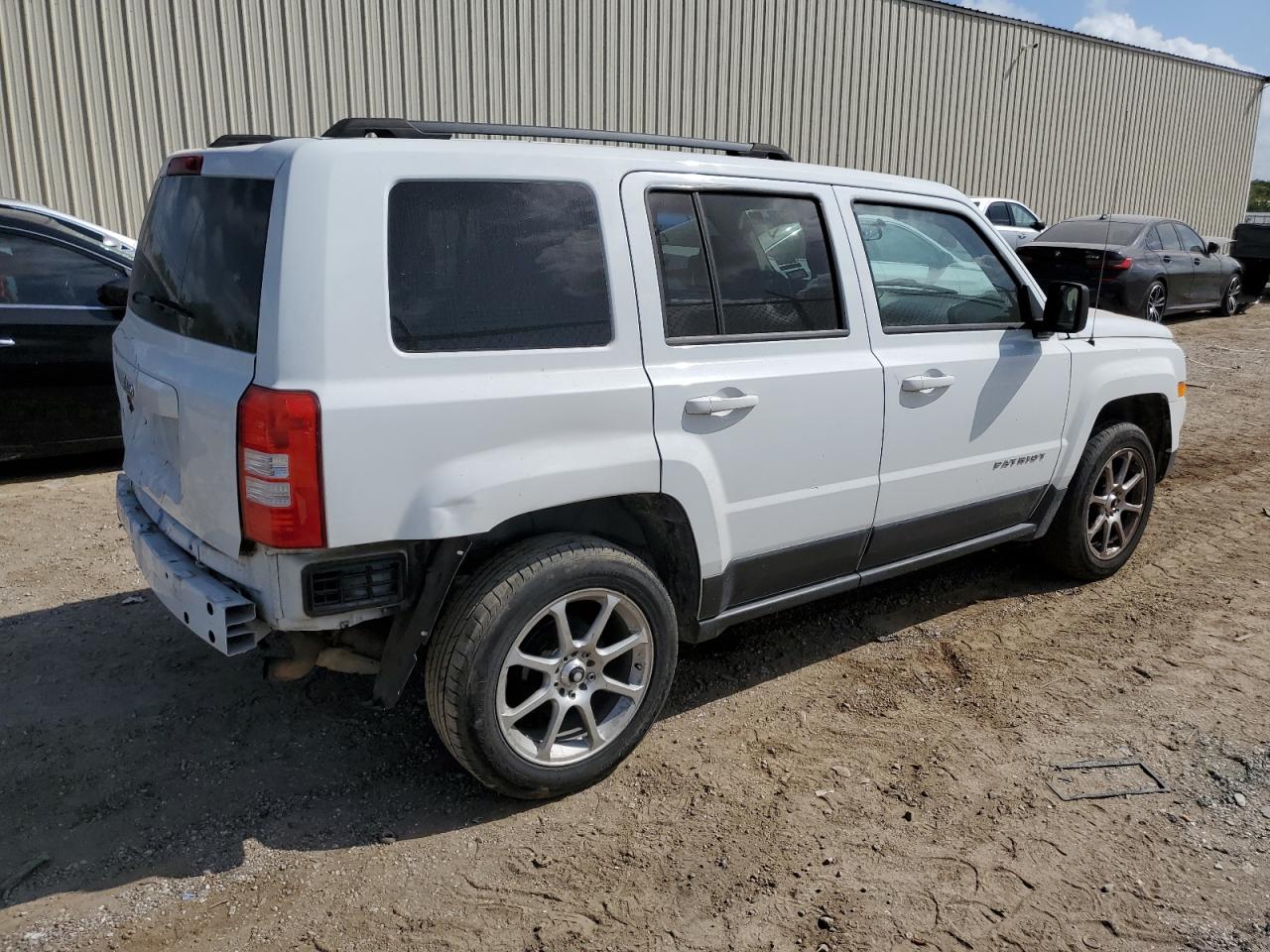 1C4NJPBB3FD304807 2015 Jeep Patriot Sport