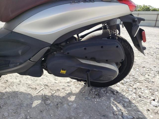 2013 PIAGGIO MOTORCYCLE - ZAPM690T205001091