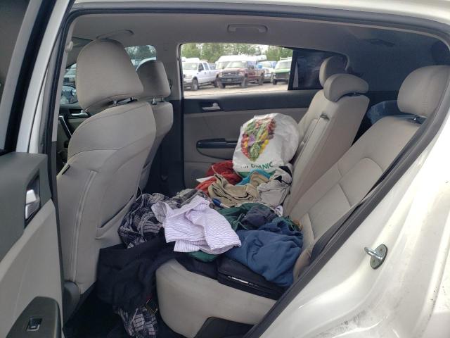 KNDPMCAC9H7155582 KIA Sportage Lx